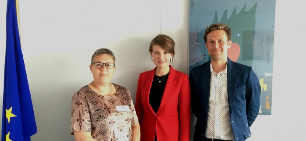 Från vänster kansliminister Nina Fellman, Helena Braun, medlem av kommissionär Frans Timmermans kabinett och Micke Larsson, utvecklings- och hållbarhetsstrateg