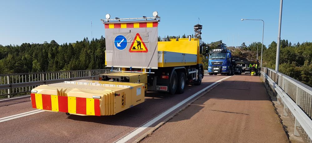 arbete på bro med fordon