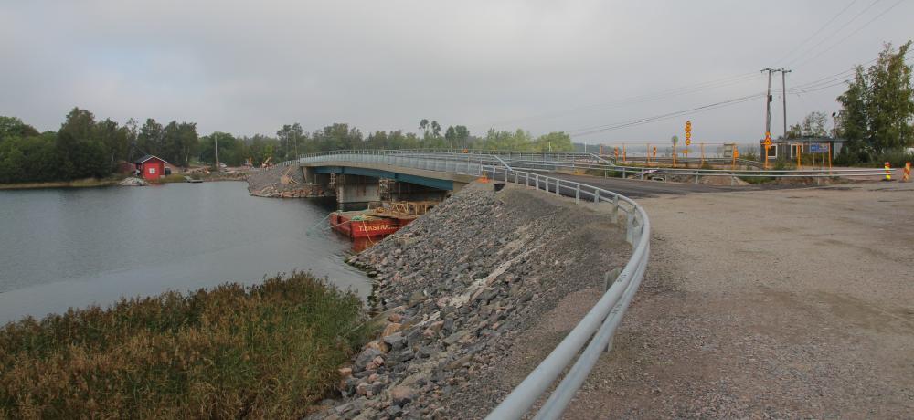 Vy över nya Djurholmssundsbron
